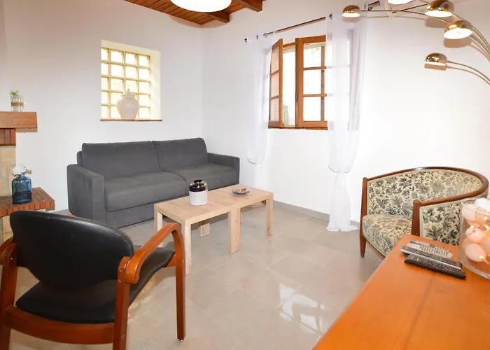 2 Bedroom Stunning In Holiday home Popolasca
