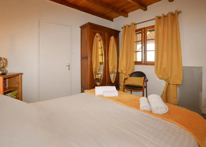 2 Bedroom Stunning In Holiday home Popolasca