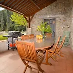 2 Bedroom Nice Home In Popolasca Holiday home *