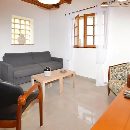 2 Bedroom Stunning In 度假居 Popolasca