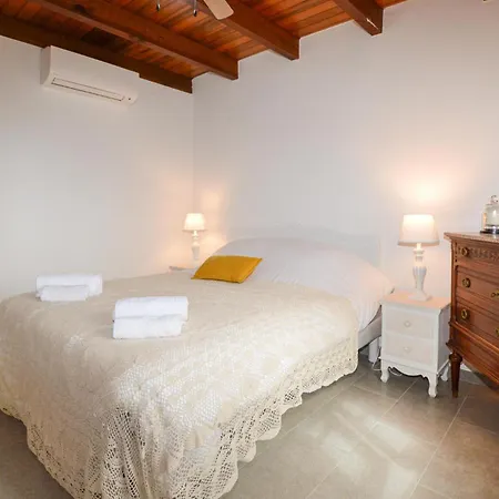 2 Bedroom Nice Home In Popolasca Дом отдыха *
