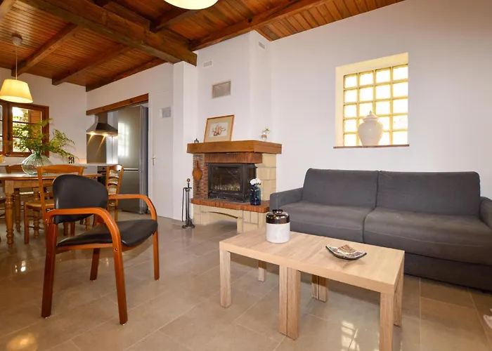 Casa de Férias 2 Bedroom Stunning In Popolasca